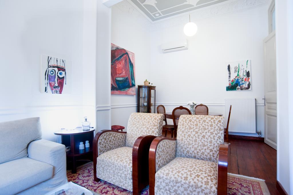 Neoclassical House At Metro Station Attiki أثينا المظهر الخارجي الصورة